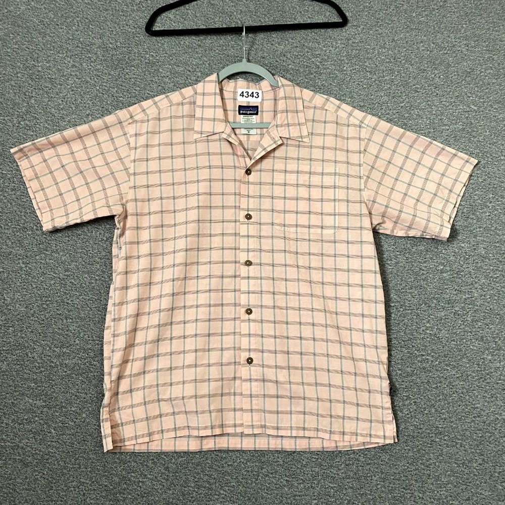 Patagonia Men’s Size Medium Short Sleeve Collared Summer Button Up Plaid Shirt